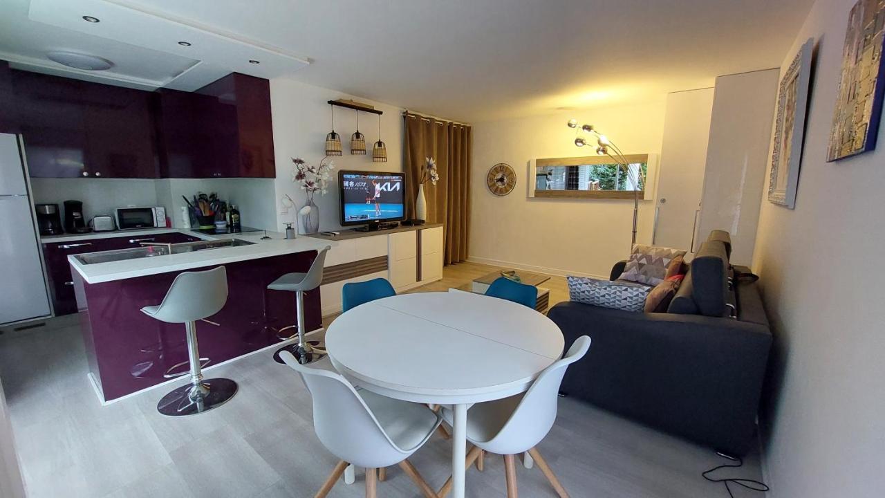Charmant Appartement Residentiel Avec Terrasse, Jardin Privatif Et Piscine A Cannes Exterior foto